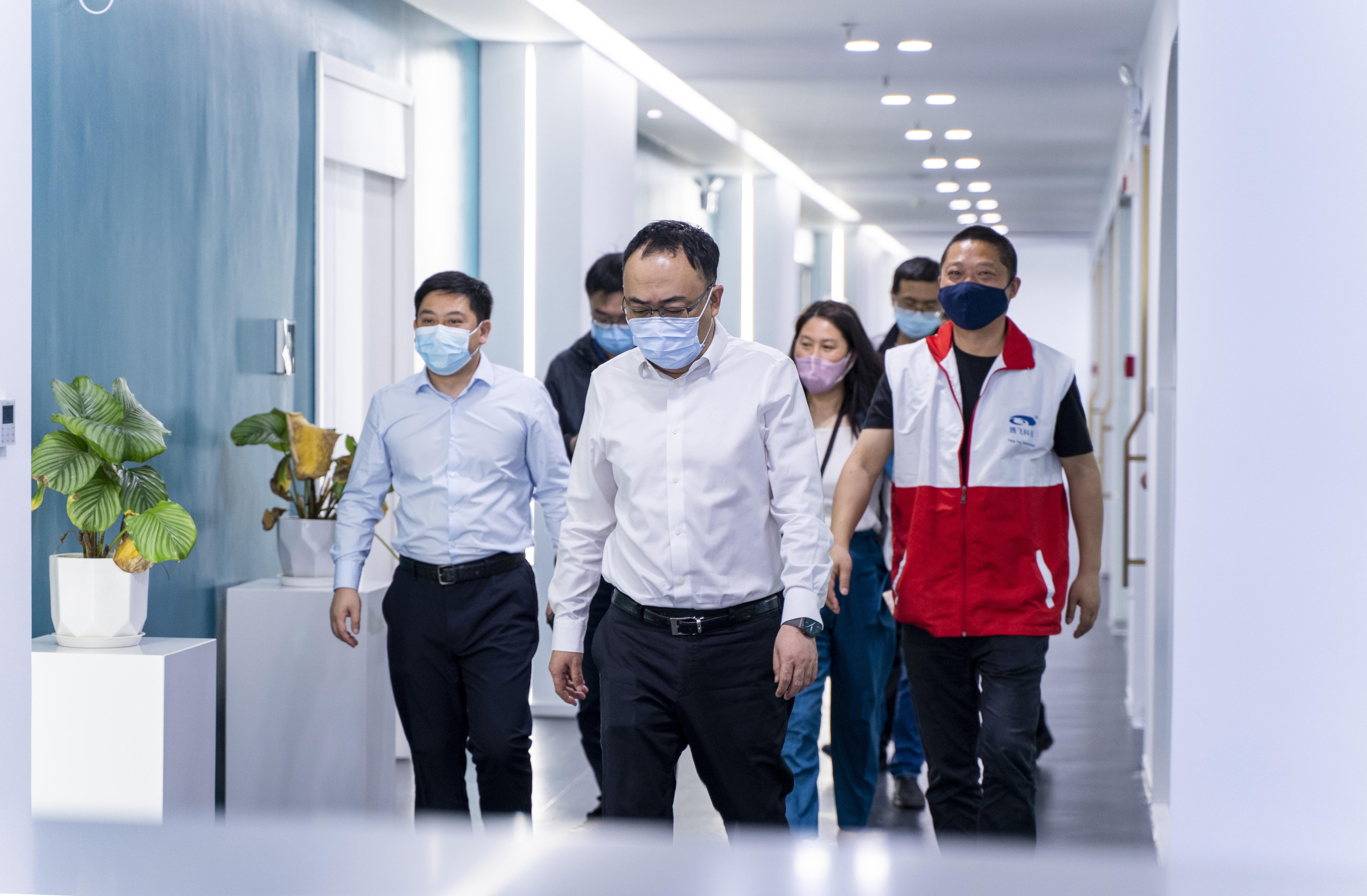 最新动态丨张浦镇领导赴腾飞科技调研疫情防控和复工复产情况