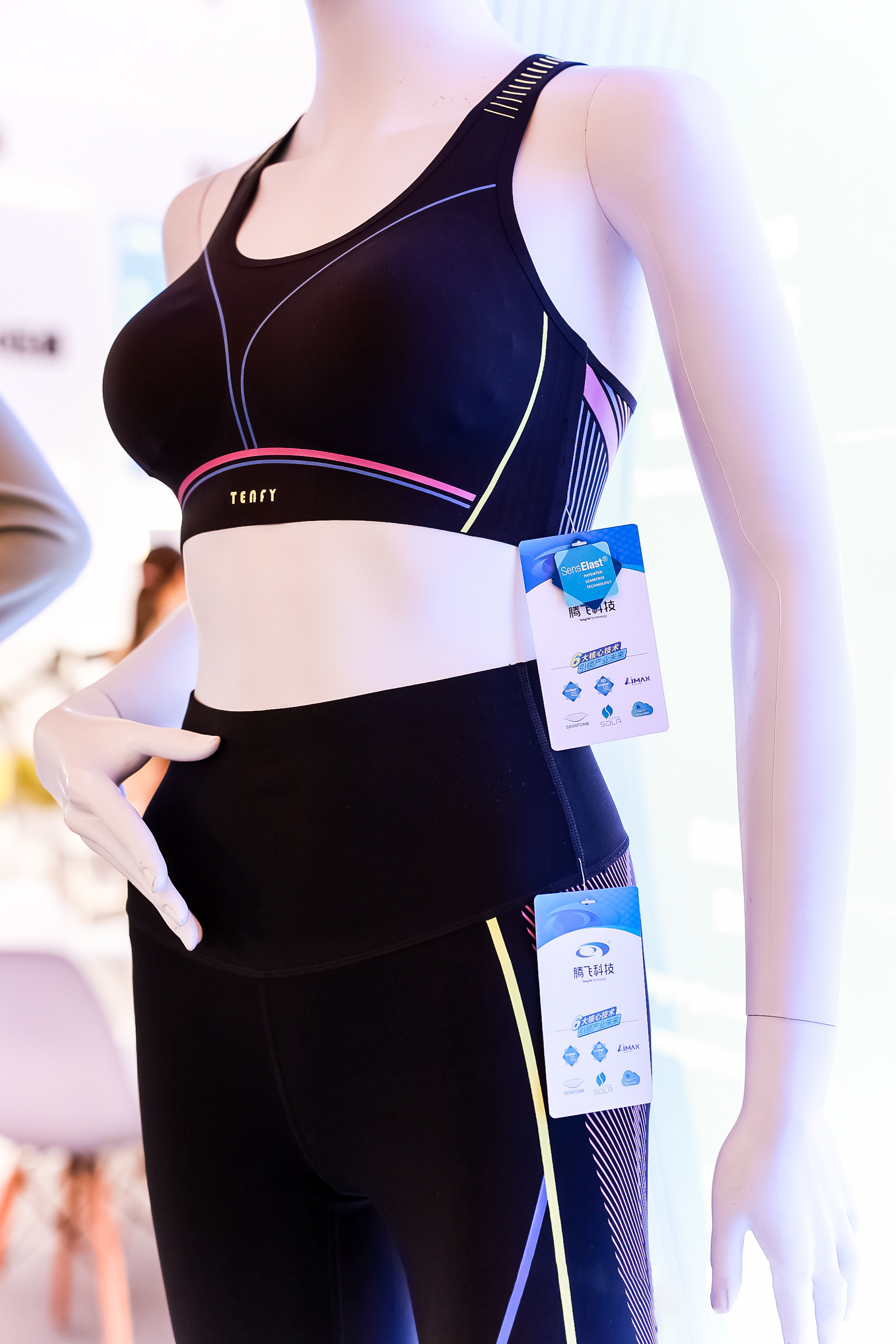 LCY_0416-opq4028689511 LCY_0416-opq4028689511